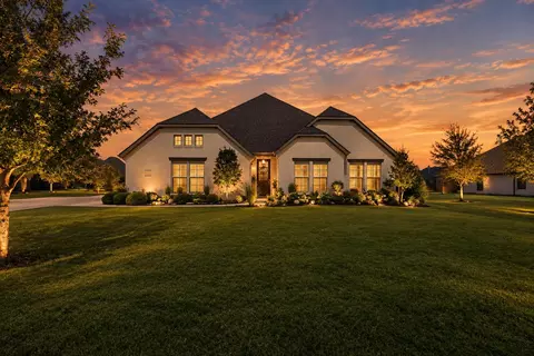 1110 Denton Creek Dr, Justin, TX 76247