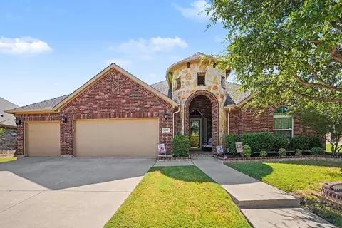 6825 San Antonio Dr, Fort Worth, TX 76131