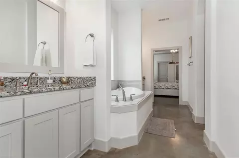 Bath - 229 E 5th St, Ferris, TX 75125 photo 1 of 2
