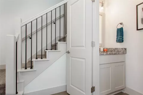 Entry Way - 229 E 5th St, Ferris, TX 75125 photo 5 of 8