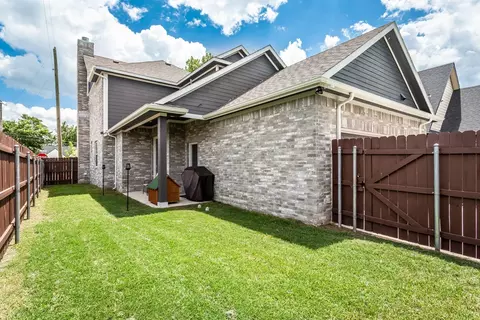 Exterior - 229 E 5th St, Ferris, TX 75125 photo 7 of 9