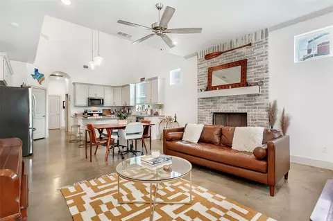 Living - 229 E 5th St, Ferris, TX 75125 photo 2 of 4
