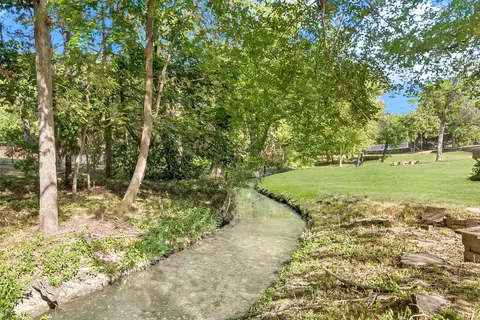 902 Glen Meadow Ct, Garland, TX 75044