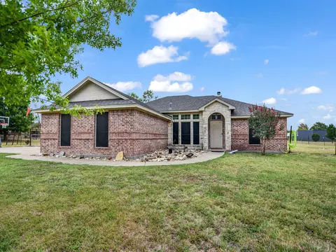 108 Butternut Ct, Weatherford, TX 76088