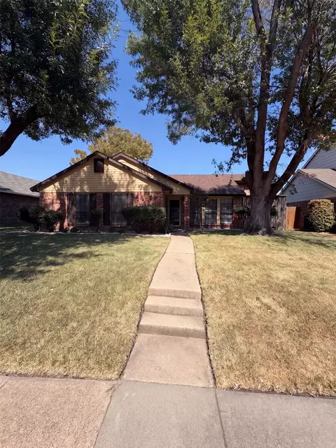 6808 Younger Dr, The Colony, TX 75056