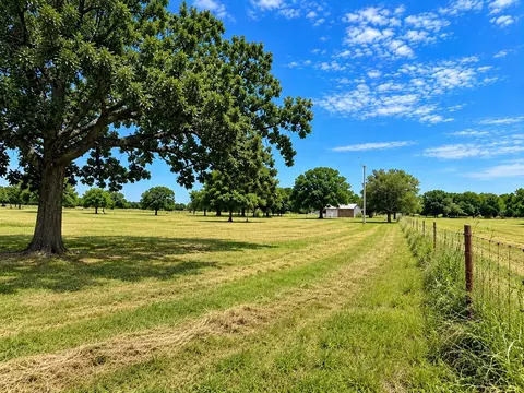 1438 Hurst Rd, Axtell, TX 76624