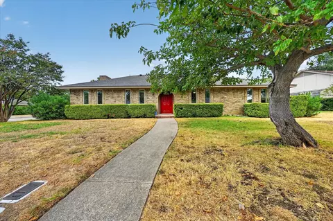 215 Roma Dr, Duncanville, TX 75116