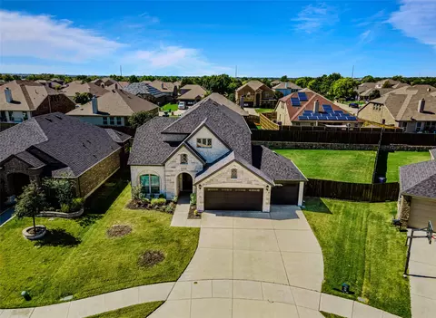 216 Cow Hand Dr, Waxahachie, TX 75165