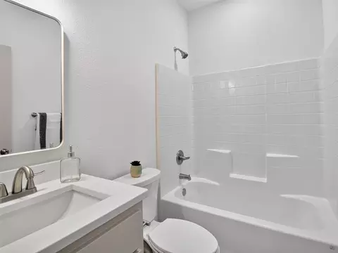 Bath - 103 Cedar Shadow Ln, Whitney, TX 76692 photo 2 of 2