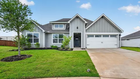 4225 Cornerstone Cir, Granbury, TX 76048