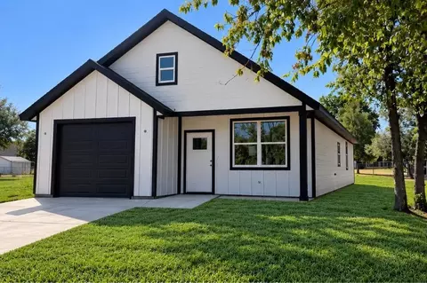 313 Timberline Dr, Granbury, TX 76048