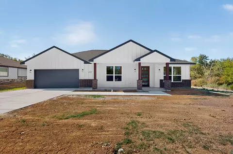 203 W Mansfield Ave, Kennedale, TX 76060