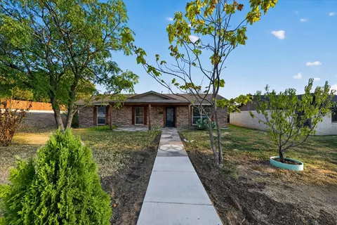 5867 Beau Purple Dr, Dallas, TX 75211