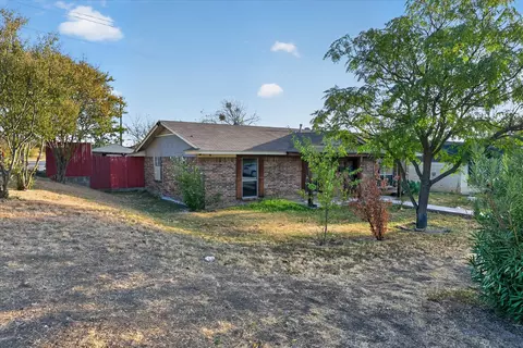 5867 Beau Purple Dr, Dallas, TX 75211