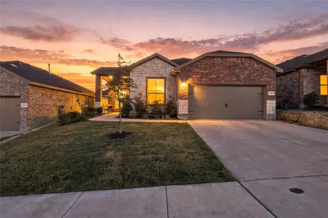 9733 New Bern Dr, Fort Worth, TX 76108