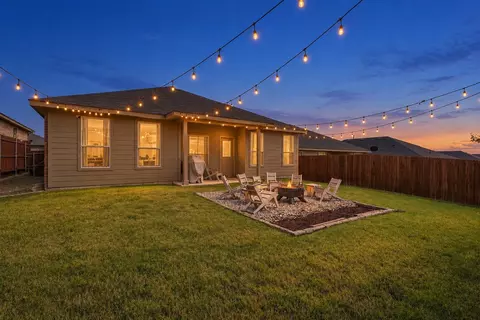 9733 New Bern Dr, Fort Worth, TX 76108