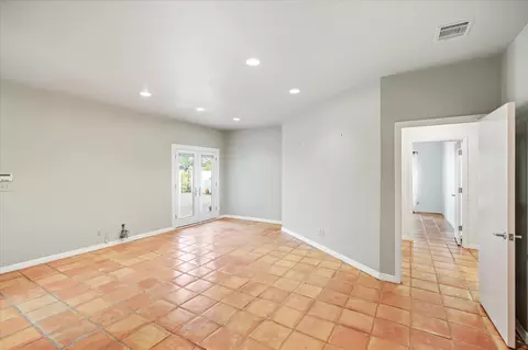Living - 3606 Labrador, Grapevine, TX 76051 photo 4 of 4
