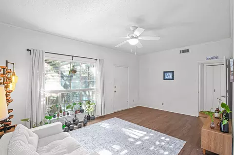 4438 Harlanwood Dr #211, Fort Worth, TX 76109