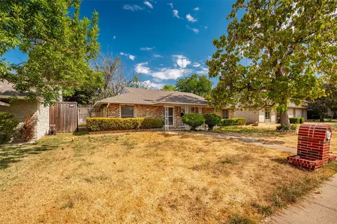 3131 Lockmoor Ln, Dallas, TX 75220