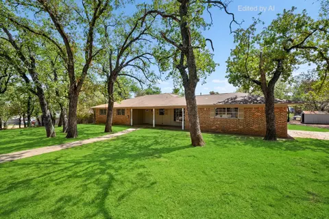303 NW 32nd St, Mineral Wells, TX 76067