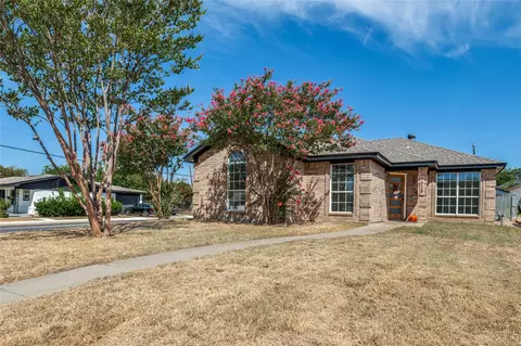 1838 San Antonio St, Grand Prairie, TX 75051