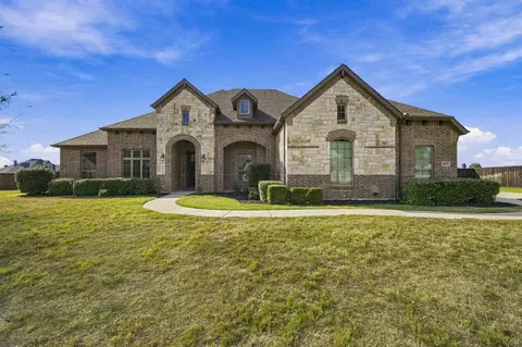 5620 Limestone Ln, Midlothian, TX 76065