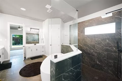 Bath - 1024 Whisper Willows Dr, Haslet, TX 76052 photo 3 of 3