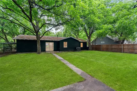 Exterior - 110 Hackberry St, Lancaster, TX 75146 photo 4 of 4