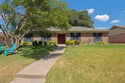 906 Loganwood Ave, Richardson, TX 75080