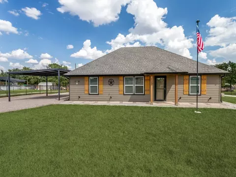 139 Brown Ln, Poolville, TX 76487