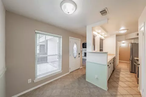 Entry Way - 714 E Wall St #105, Grapevine, TX 76051 photo 1 of 4