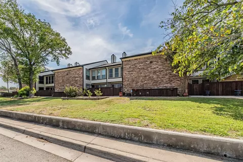 Other - 714 E Wall St #105, Grapevine, TX 76051 photo 1 of 7