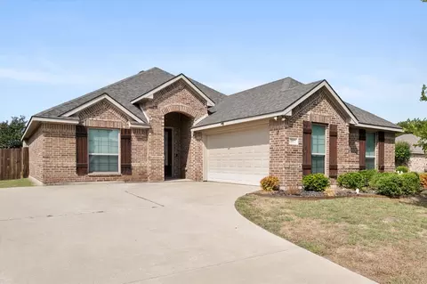 217 Cambridge St, Waxahachie, TX 75165
