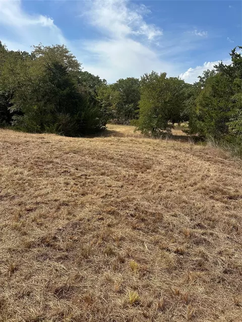 565 W Hughes St, Collinsville, TX 76233