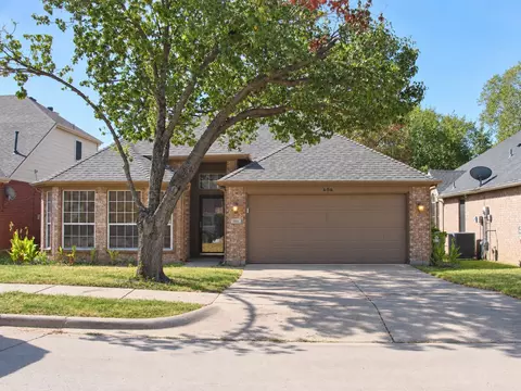606 Lake Bridge Dr, Lake Dallas, TX 75065