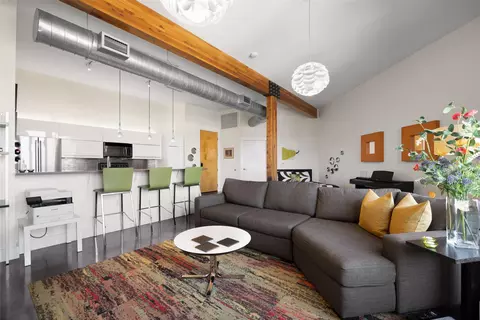2502 Live Oak St #329, Dallas, TX 75204