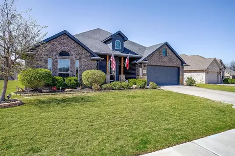 2004 Hill Crest Ct, Weatherford, TX 76086