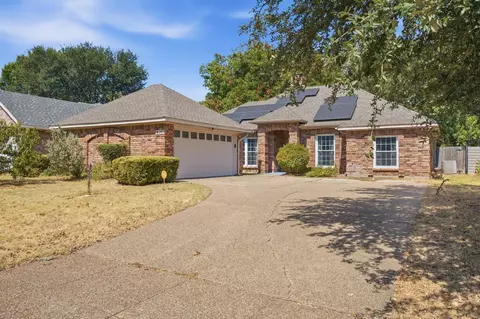 1708 Willow Vale Dr, Fort Worth, TX 76134