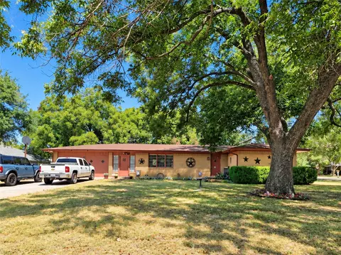 800 Kerry Ln, Azle, TX 76020