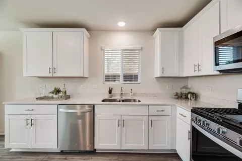 Kitchen - 7005 Adderly Rd, Pilot Point, TX 76258 photo 5 of 5