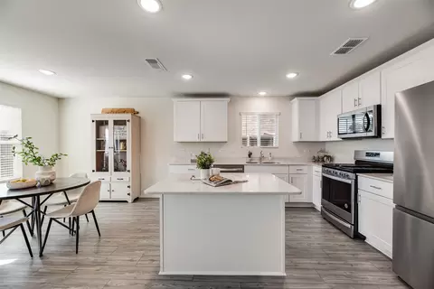 Kitchen - 7005 Adderly Rd, Pilot Point, TX 76258 photo 2 of 5