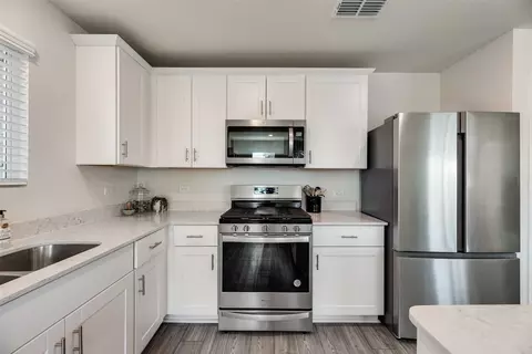 Kitchen - 7005 Adderly Rd, Pilot Point, TX 76258 photo 4 of 5