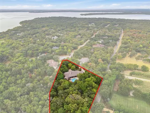 2050 E Oak Shores Dr, Cross Roads, TX 76227