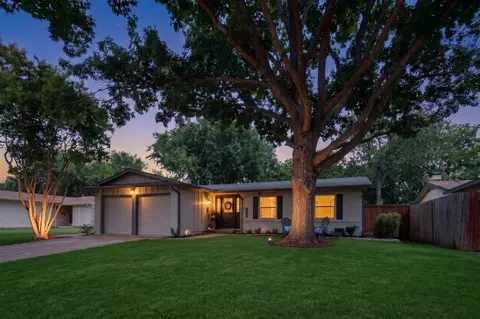 8632 Kingspoint Dr, Dallas, TX 75238