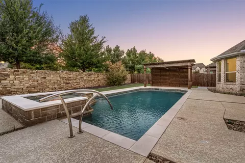 Exterior - 6631 Roughleaf Ridge Rd, Argyle, TX 76226 photo 5 of 9