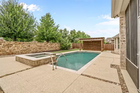 Exterior - 6631 Roughleaf Ridge Rd, Argyle, TX 76226 photo 6 of 9