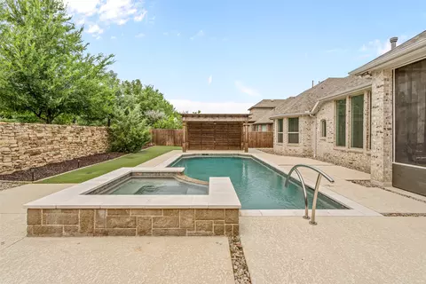 Exterior - 6631 Roughleaf Ridge Rd, Argyle, TX 76226 photo 7 of 9