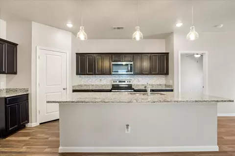 Kitchen - 433 Starboard Dr, Crowley, TX 76036 photo 1 of 4