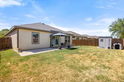 Exterior - 433 Starboard Dr, Crowley, TX 76036 photo 4 of 4