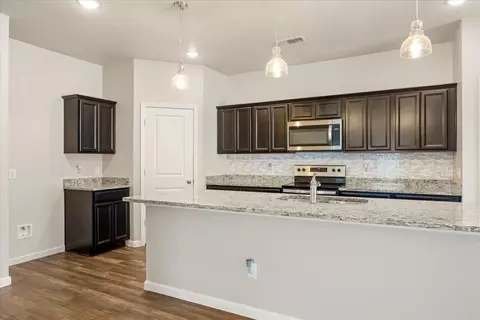 Kitchen - 433 Starboard Dr, Crowley, TX 76036 photo 2 of 4